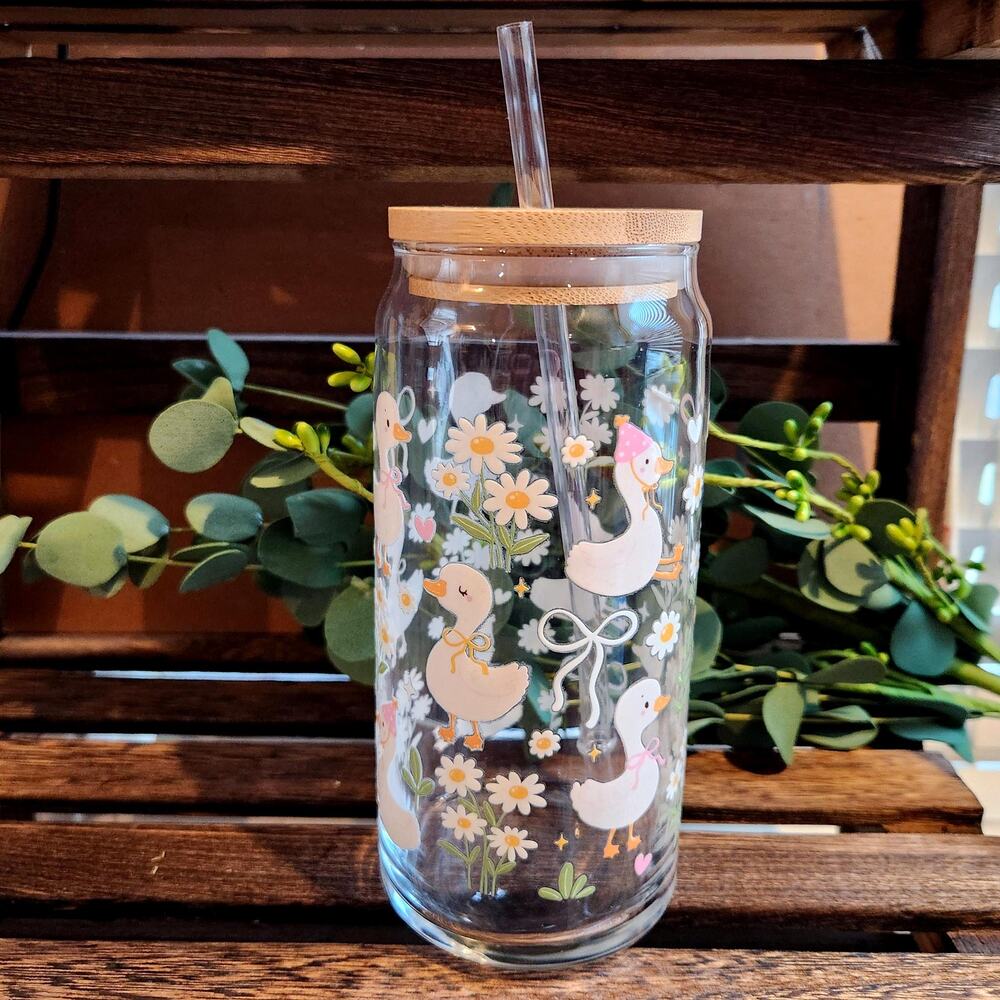 Gentle Garden Goose Glass Tumbler with Straw, 20 oz Borosilicate Iced Coffee Cup